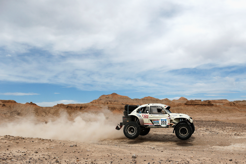 Illustration for article titled This Awesome 250 HP Diesel VW Buggy Is Racing In The 2015 Dakar